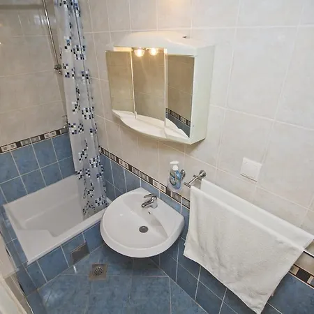 Spacious Apartman